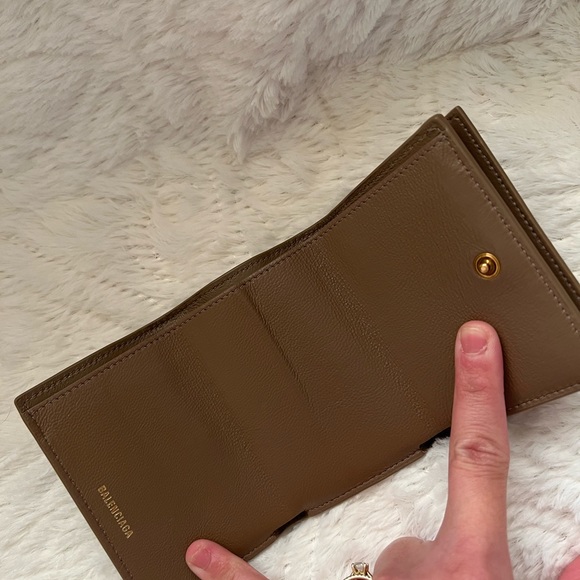 Super Sale ❤️Authentic 💯 Balenciaga Limited Edition Mini Compact Short Wallet - Picture 9 of 10